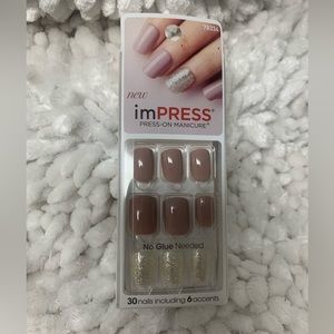 Kiss imPress Press On Manicure 30 Nails 78334 Color Firefly BIP260W06